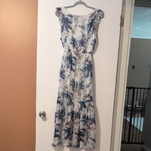 Chic Floral Maxi Dress in Blue and White